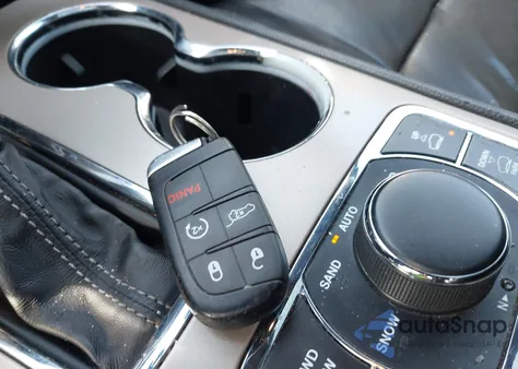 2017 Jeep Grand Cherokee Overland 4X4 from USA, damaged, VIN 1C4RJFCG7HC879622